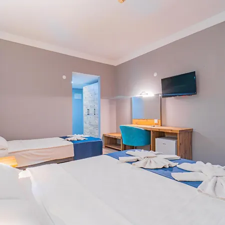 Pyxis Point Hotell 4*