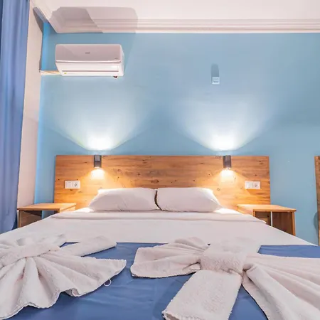 Pyxis Point ألانيا