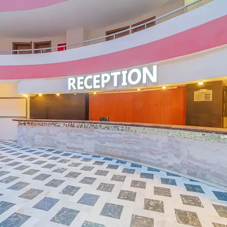 Pyxis Point Готель Аланія