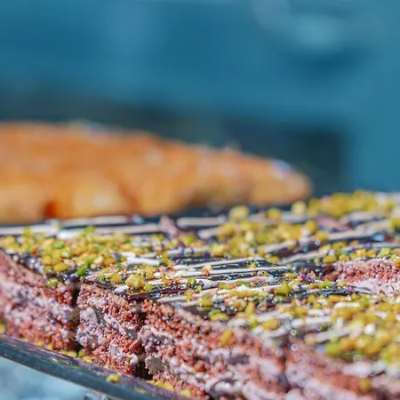 Pyxis Point Аланія