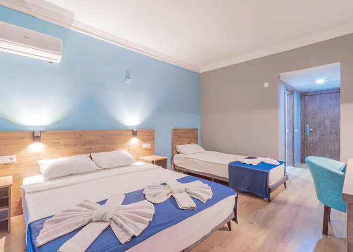 Pyxis Point Otel 4*