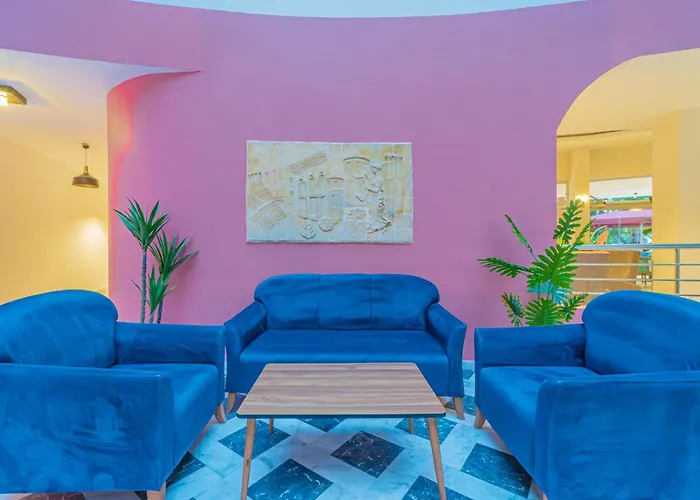 Pyxis Point 4* אלאניה