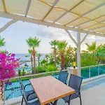 Pyxis Point מלון 4*